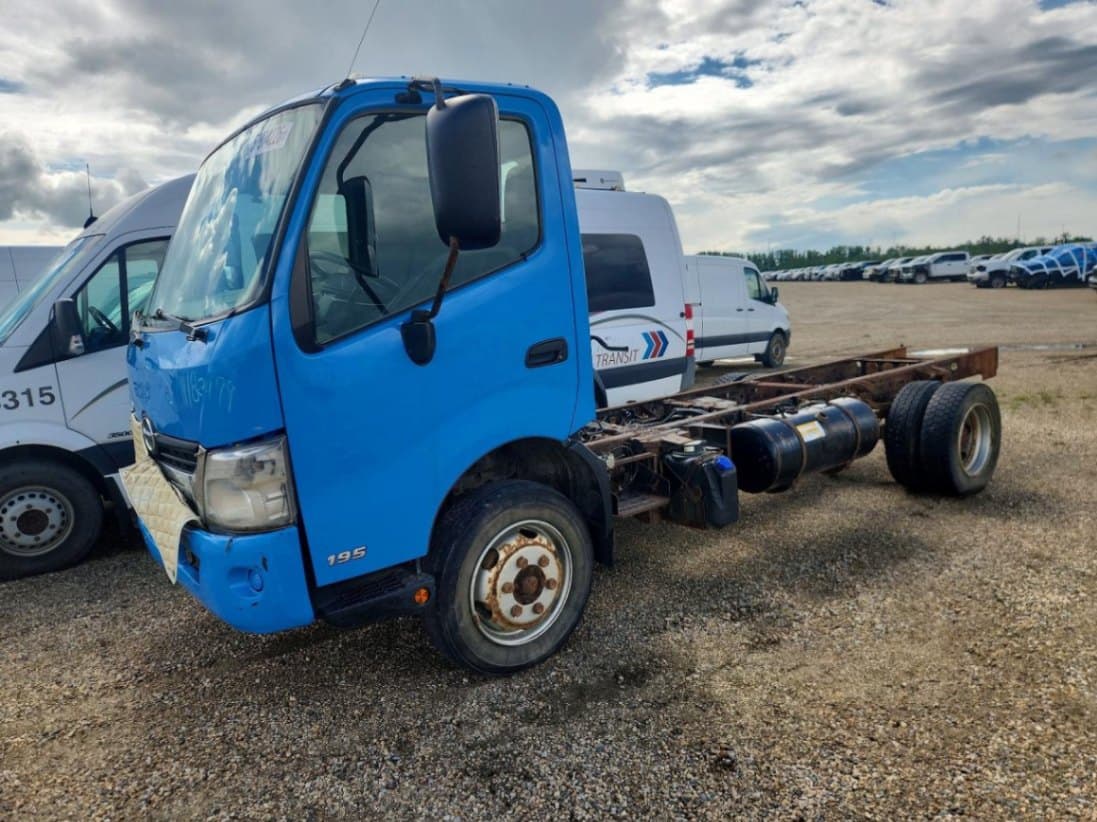 2015 Hino 195