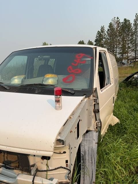 1999 Ford E-350 Super Duty Regular Van
